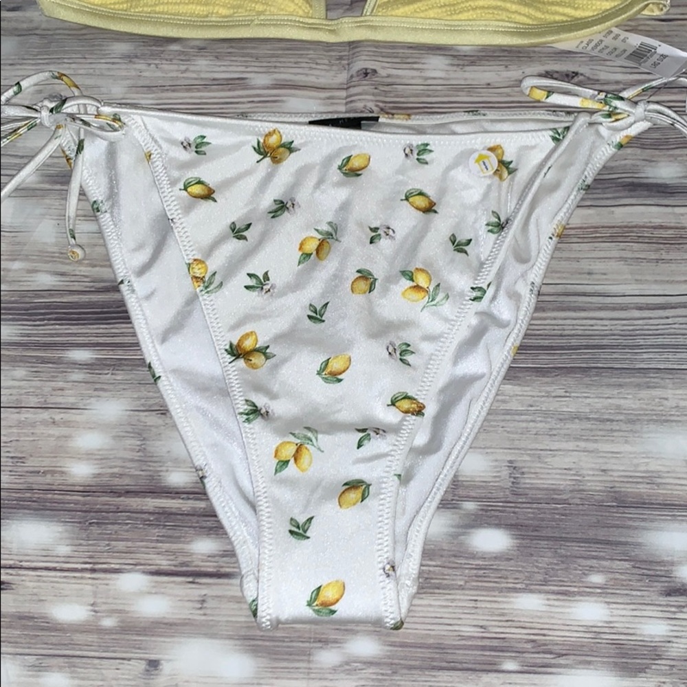 ๐๐ La hearts womenโs yellow bikini set ๐๐ - Picture 2 of 4